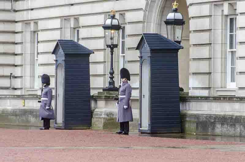40 - Inglaterra - Londres - palacio de Buckingham - cambio de guardia
